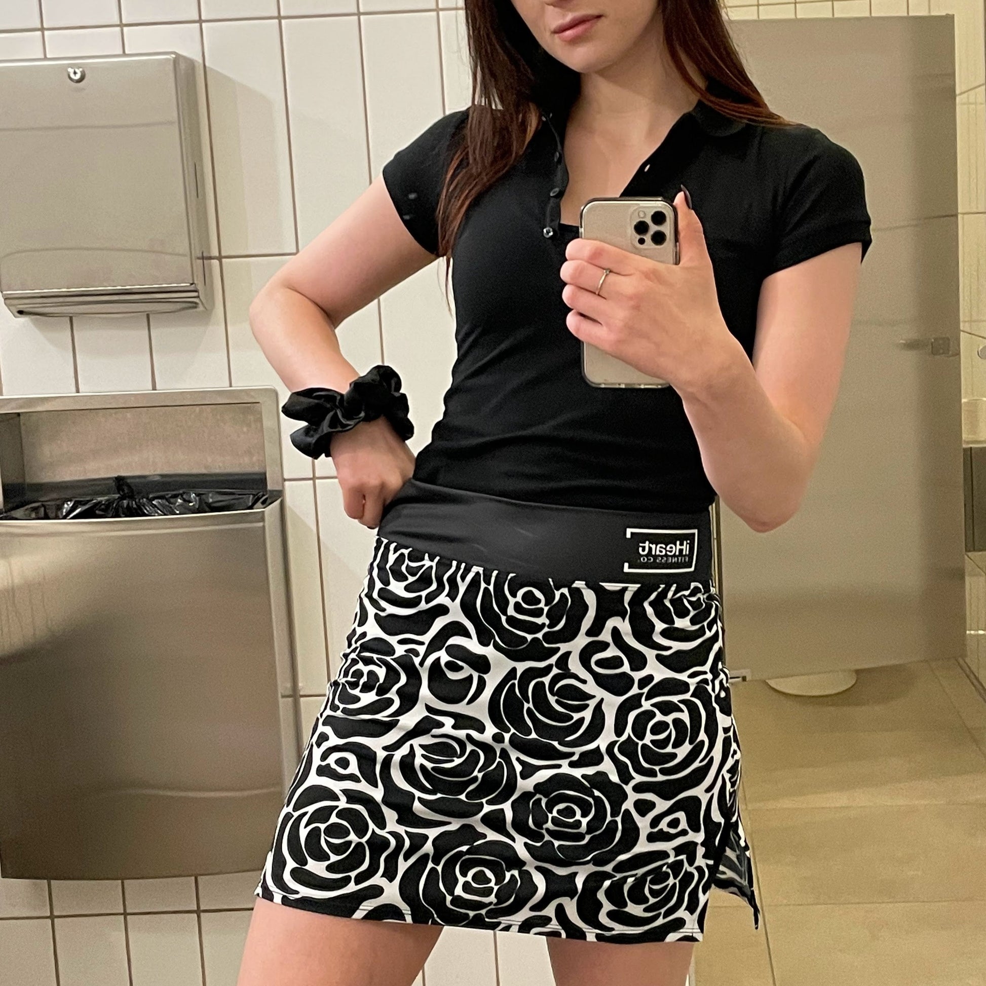 selfie of black and white roses skort